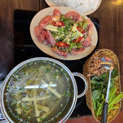 Lẩu 4 Mùa Vui